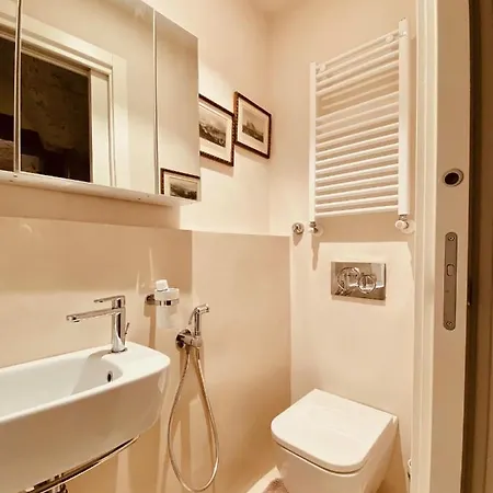 Vermaaten Boutique Suites Ruby Todi Exterior foto